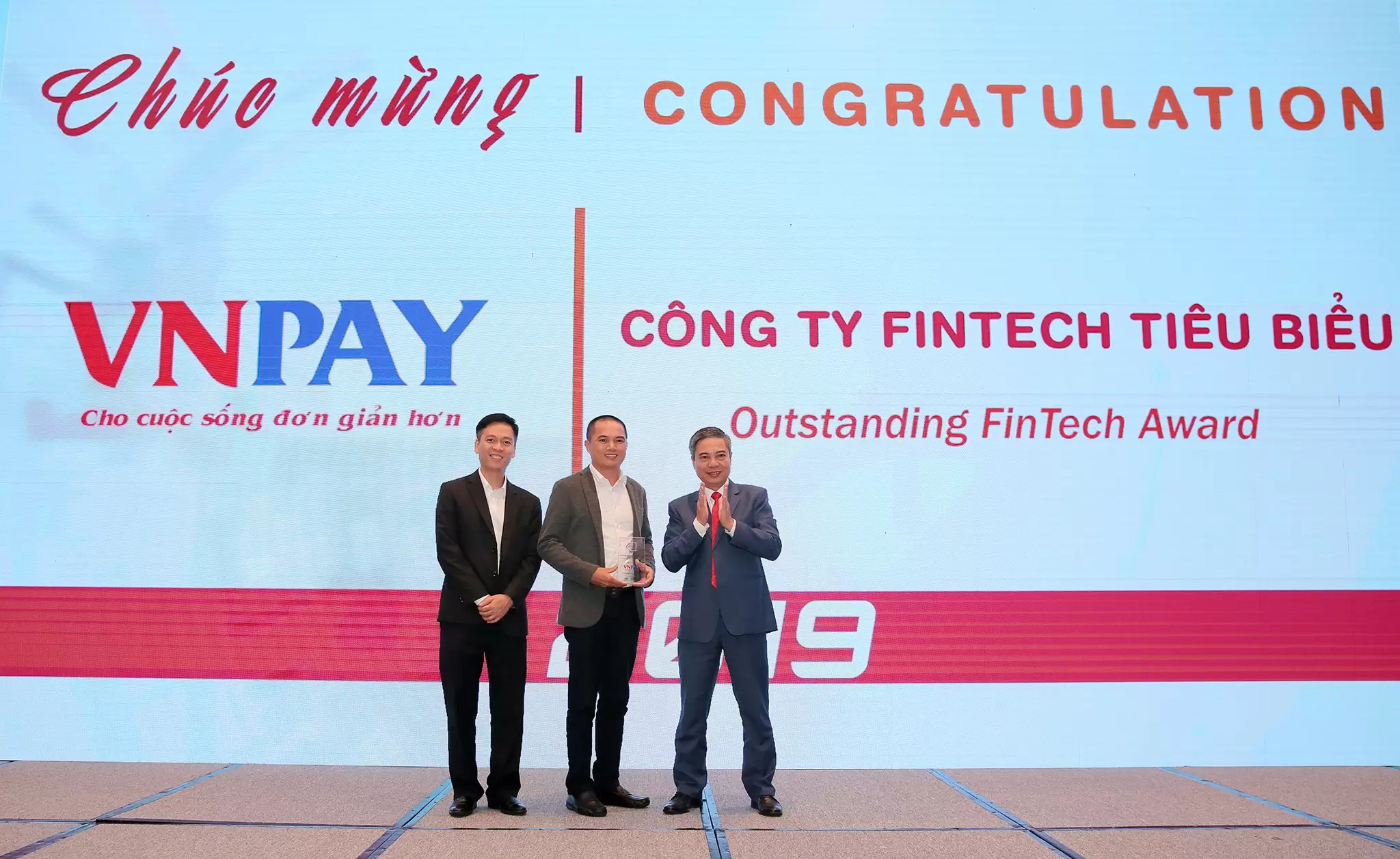 VNPAY nhận giải thưởng c&ocirc;ng ty Fintech ti&ecirc;u biểu năm 2019
